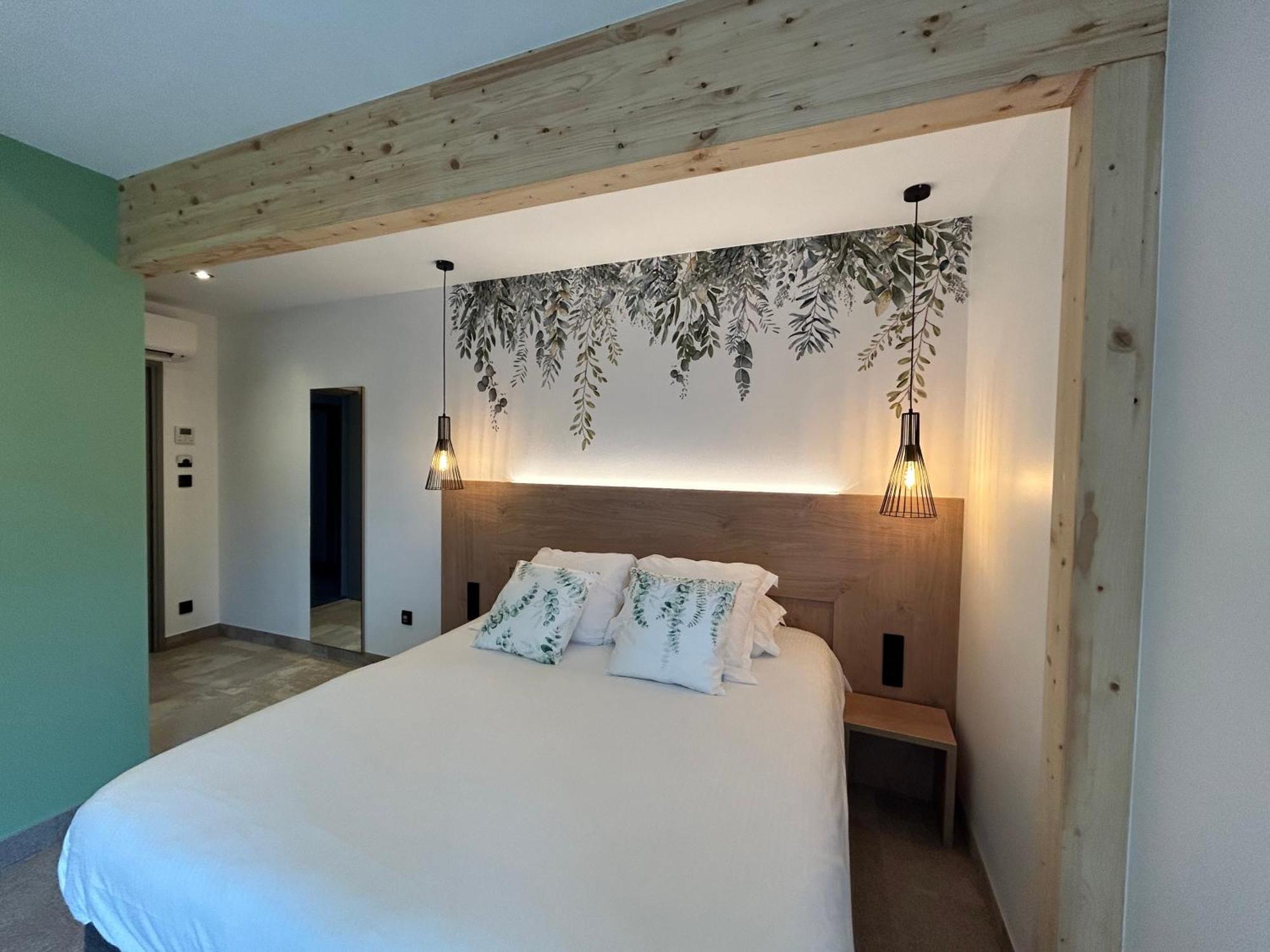 Les Orchidees , Hotel & Restaurant Verdun-sur-Meuse Exterior foto
